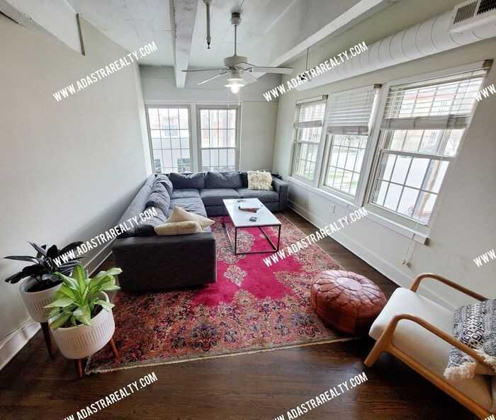 3001 Gillham Rd