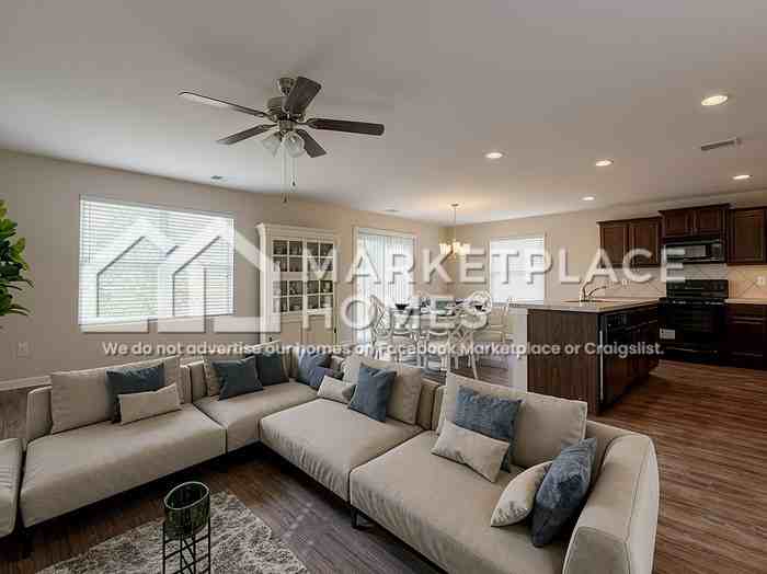 521 Chesser Reserve Way - Photo 3 of 4