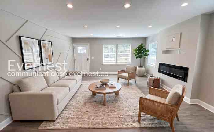 1437 Greenslake Rd - Photo 3 of 31