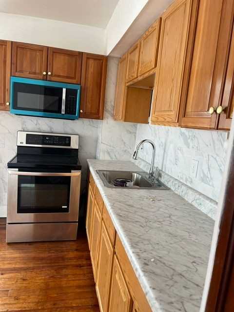 2029 Penn Ave ##2 - Photo 3 of 11