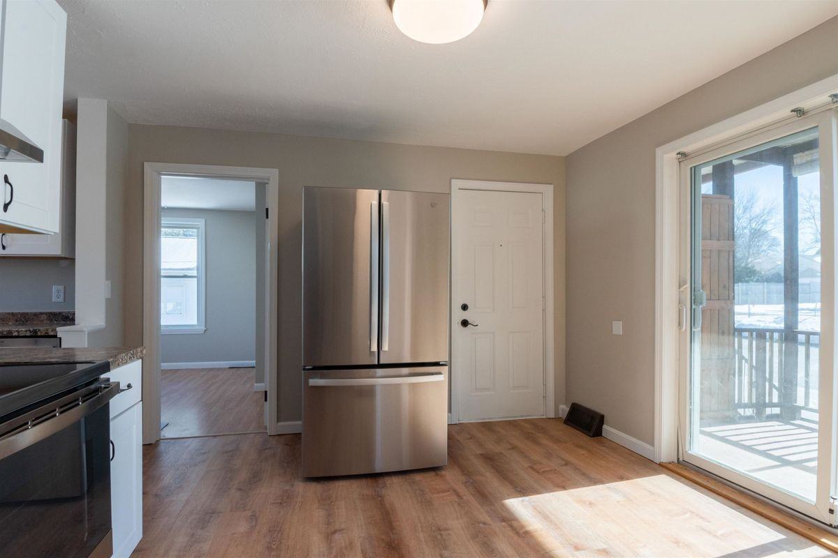 115 Belmont St - Photo 2 of 38