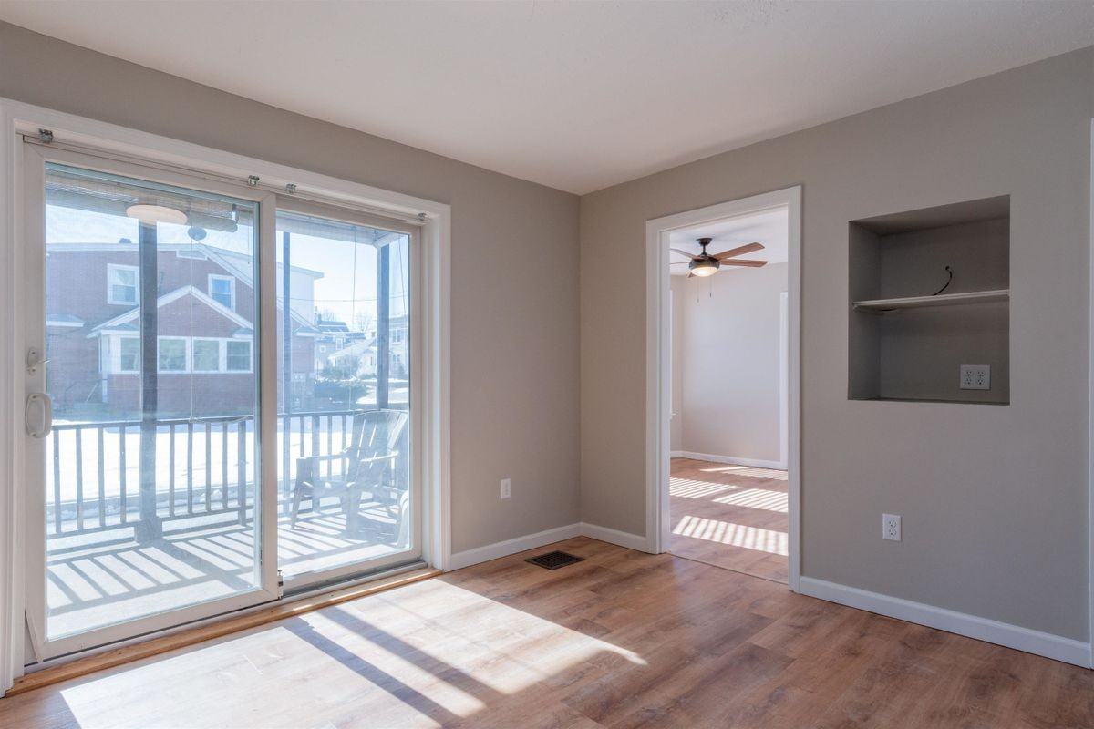 115 Belmont St - Photo 3 of 38