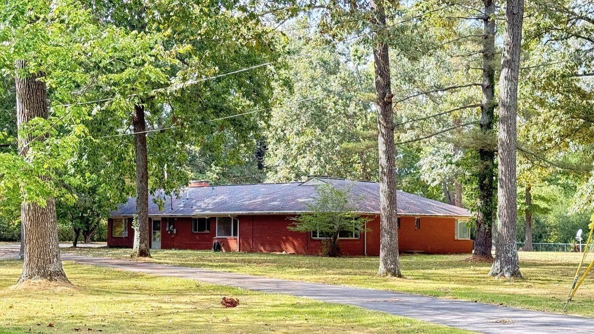 1201 Pickett Dr - Photo 3 of 45