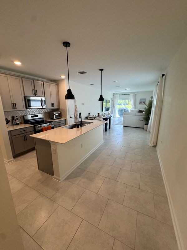 2127 Green Valley St - Photo 3 of 9