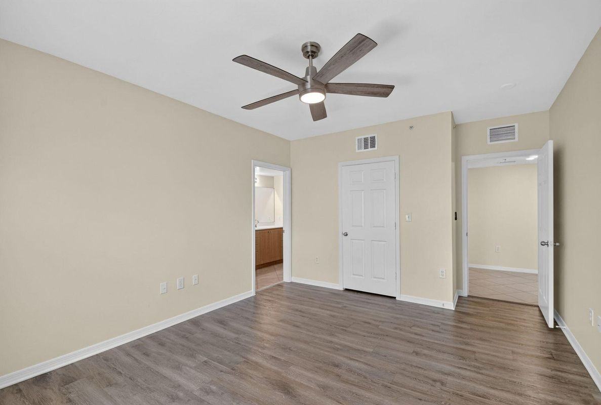 6370 Emerald Dunes Dr ##203 - Photo 5 of 10