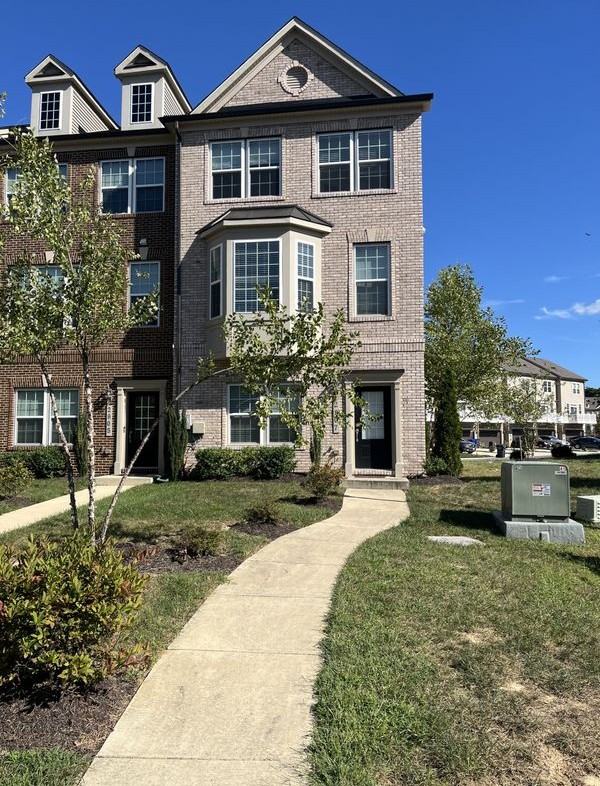 2907 Chalkstone Pl - Photo 2 of 13