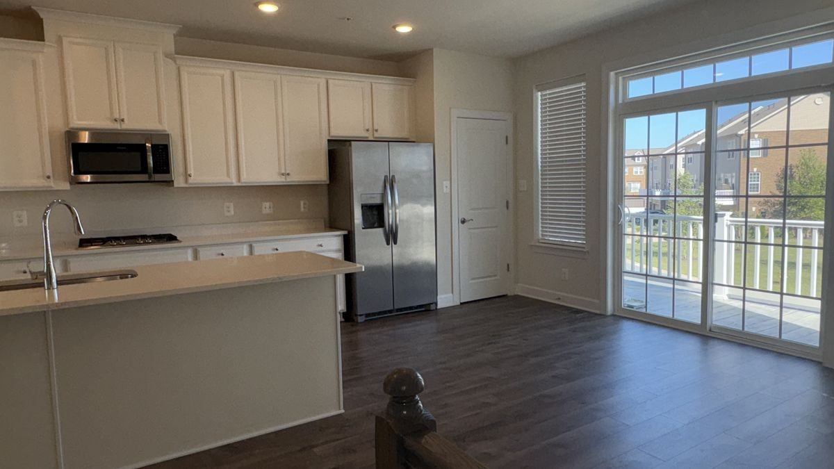2907 Chalkstone Pl - Photo 4 of 13