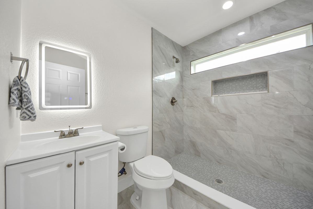 1102 Gazin St - Photo 7 of 11
