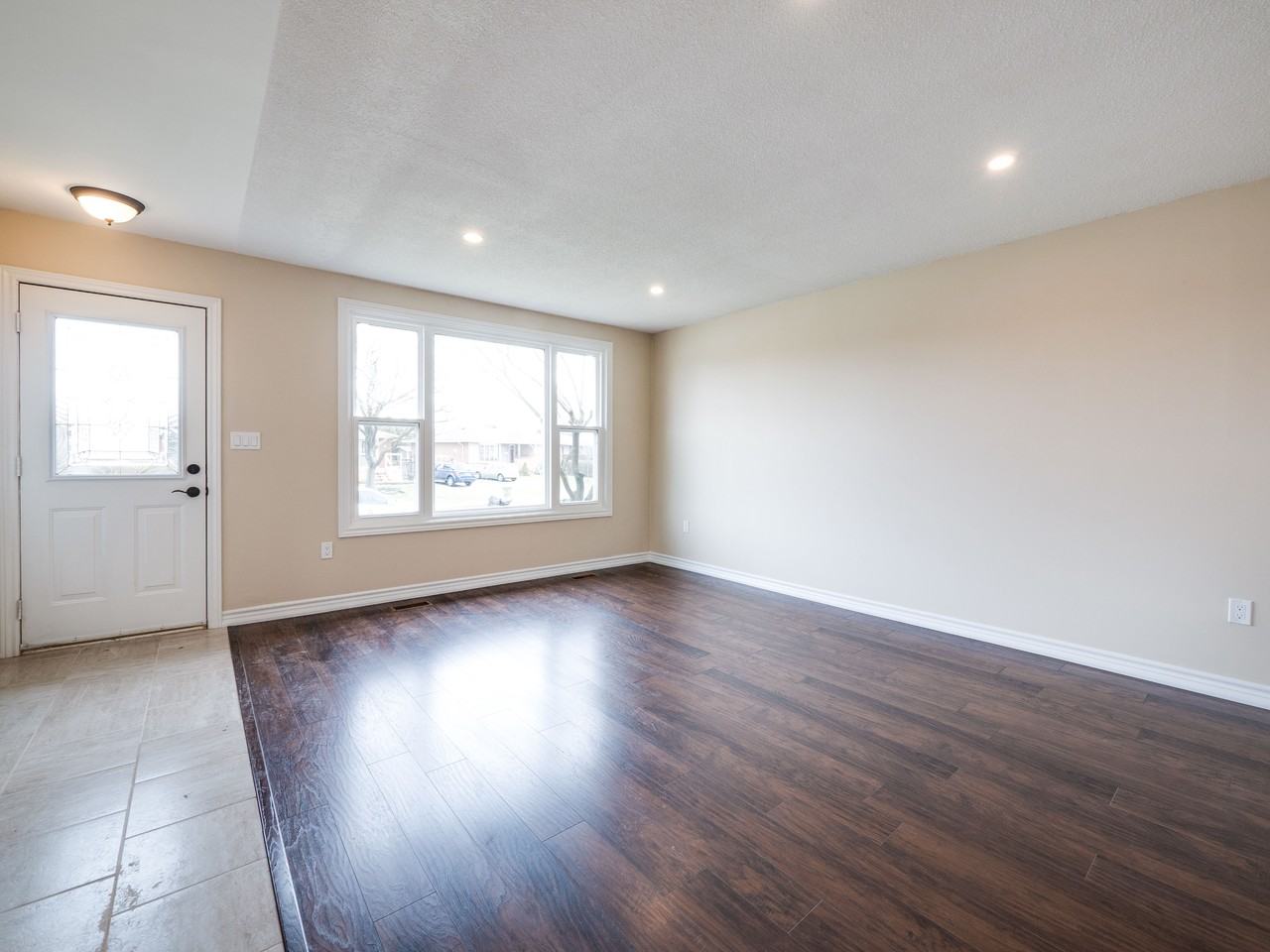40 Laird Dr - Photo 4 of 14