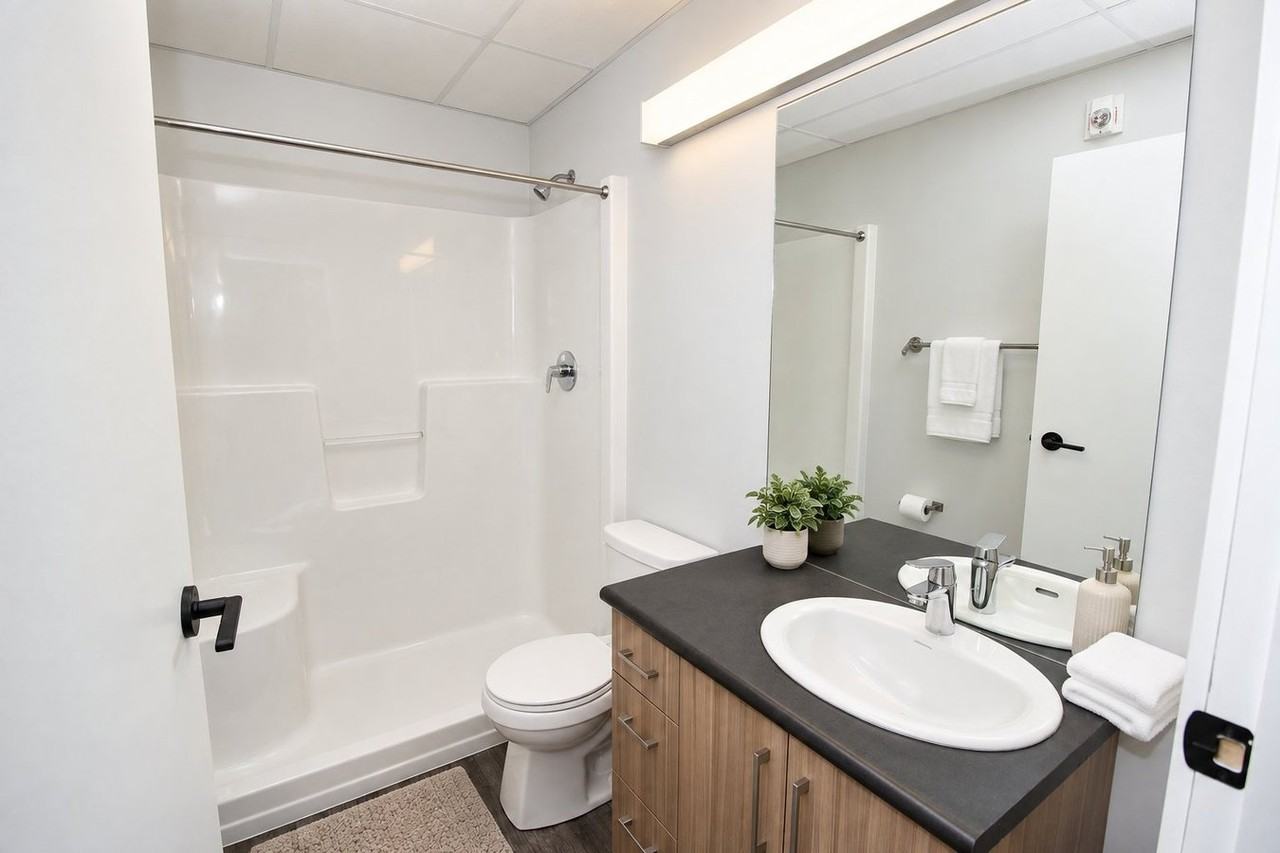 165 Mcdermot Ave #503 - Photo 3 of 7