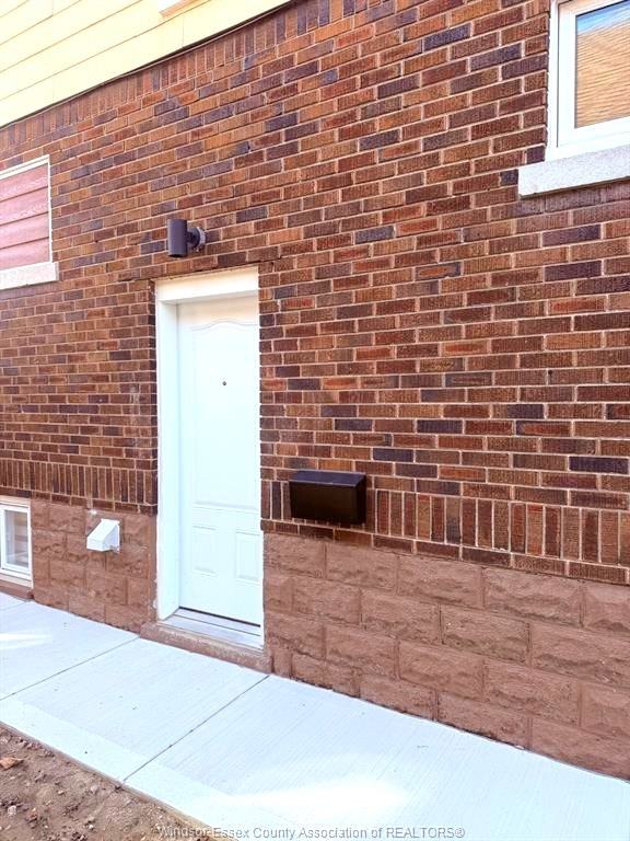 1748 Hall Ave - Photo 6 of 11