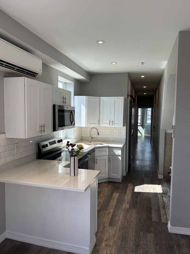 1151 S 52nd St #B - Photo 2 of 20
