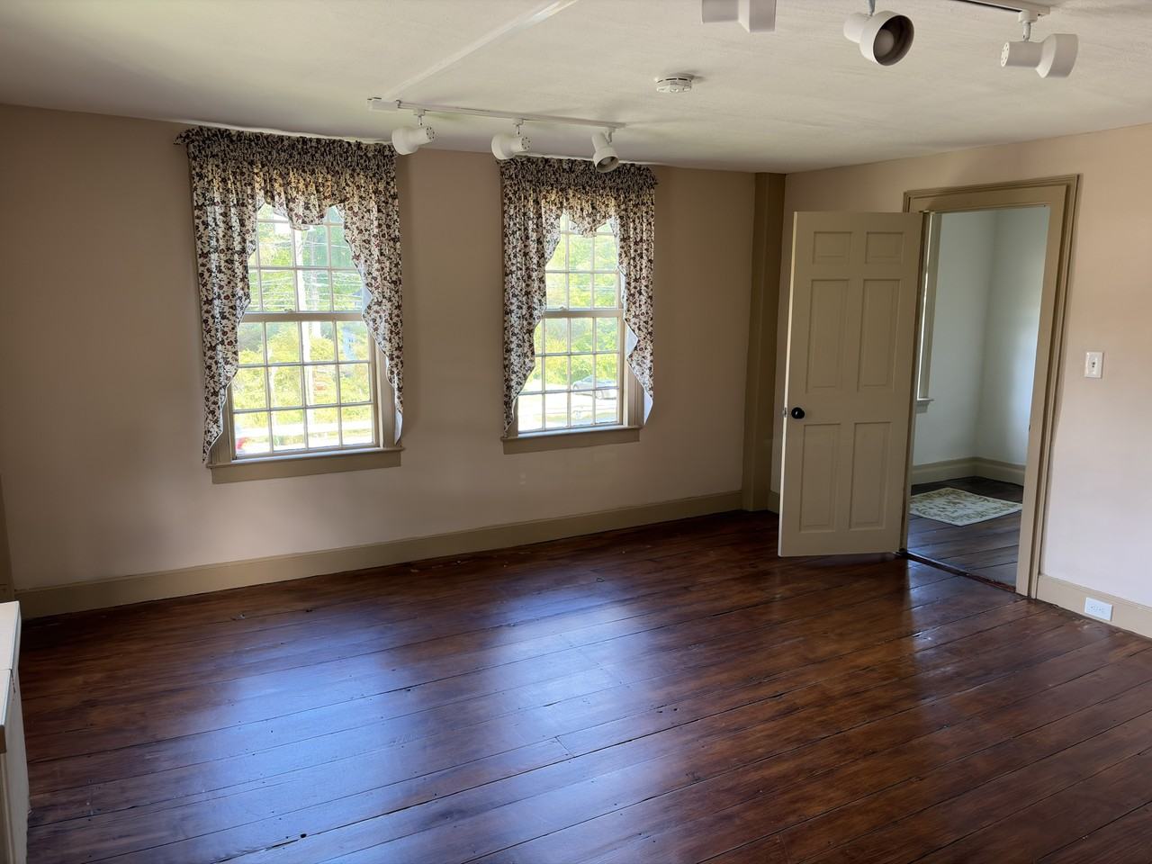 191 Broadway St #2 - Photo 2 of 10
