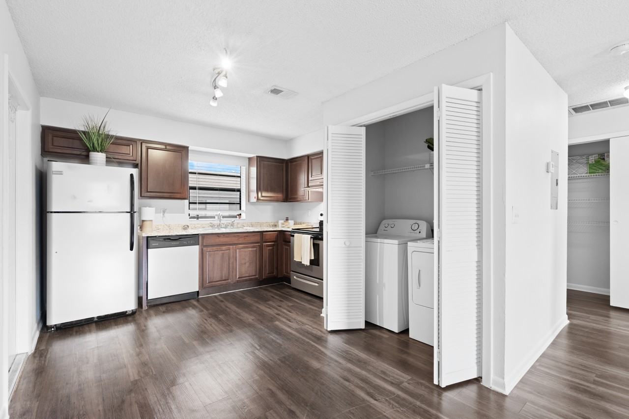 5111 S Clarice Ct #D - Photo 3 of 14