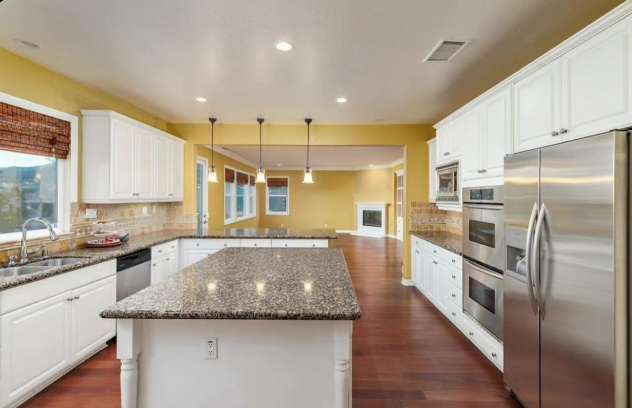 3267 Huntfield St #NA - Photo 3 of 7