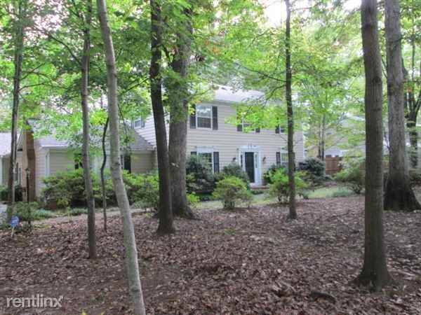 3036 Lake Forest Dr - Photo 3 of 10