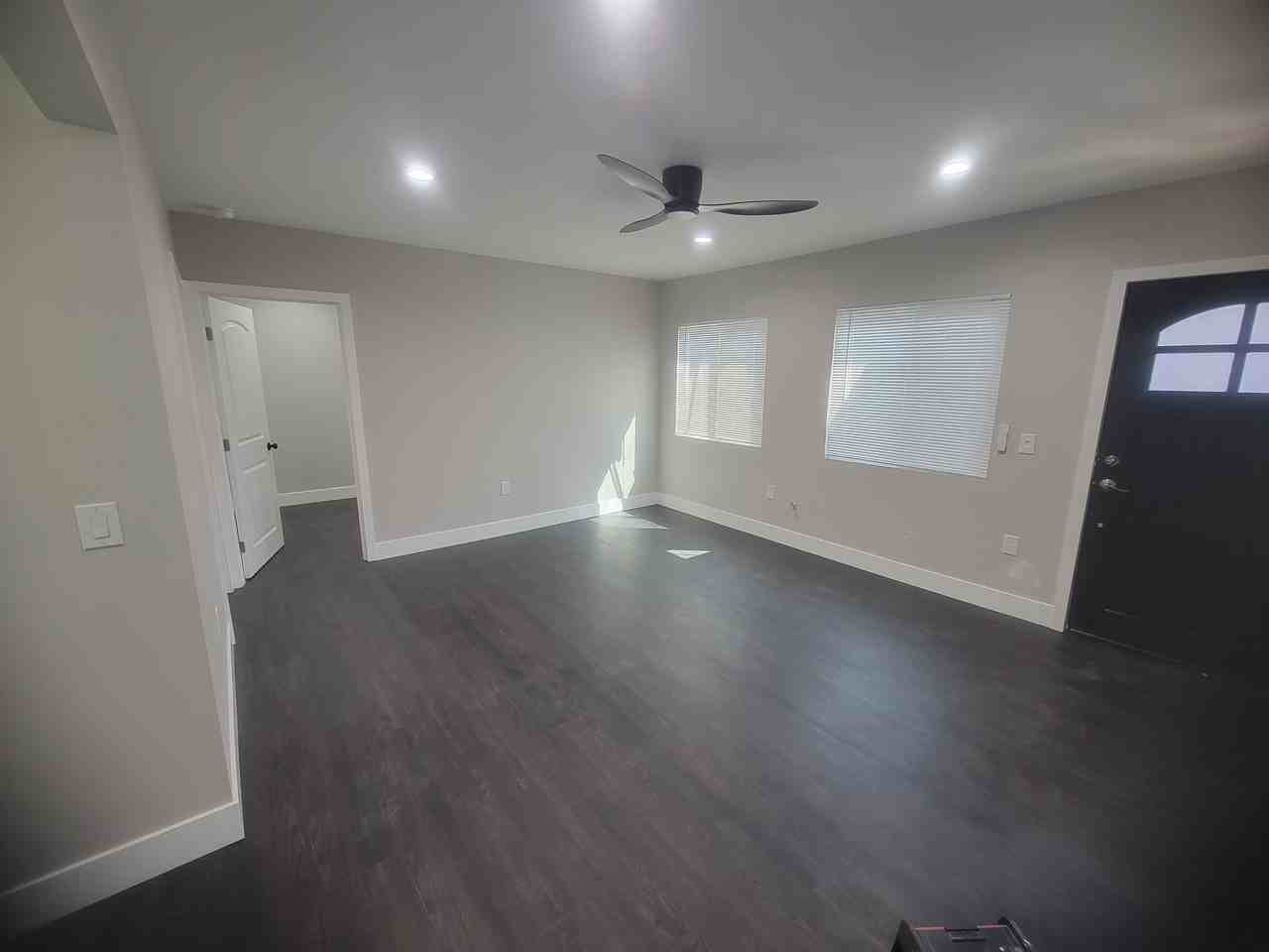 821 S Van Ness Ave #A - Photo 6 of 7
