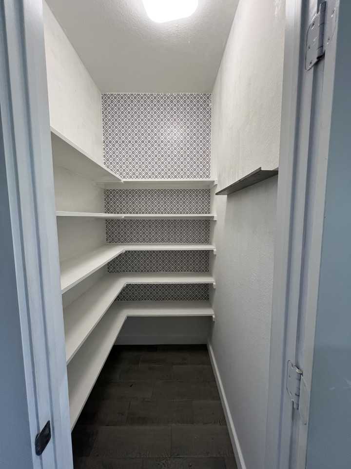 205 Elm Grv #NA - Photo 3 of 7