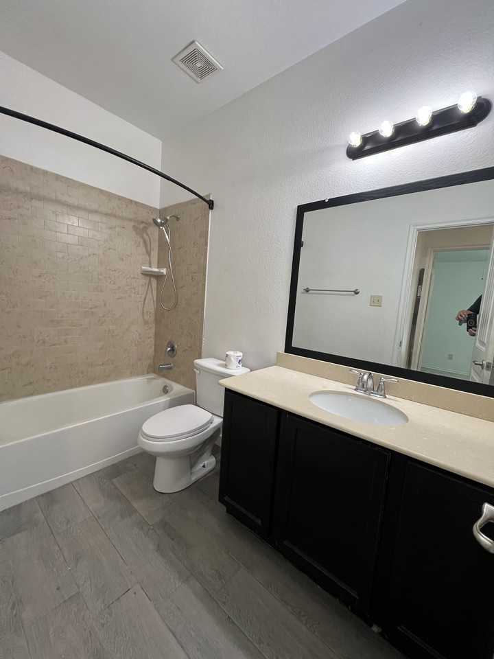 205 Elm Grv #NA - Photo 4 of 7