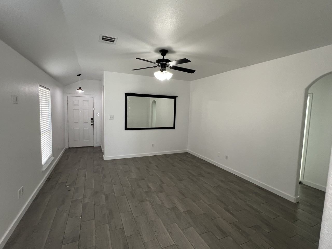 205 Elm Grv #NA - Photo 5 of 7