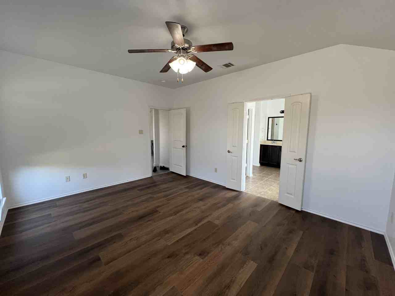 205 Elm Grv #NA - Photo 7 of 7