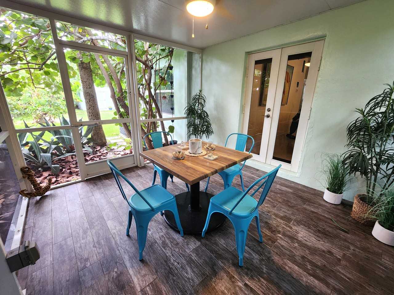 704 Sw 14th St #NA - Photo 4 of 36