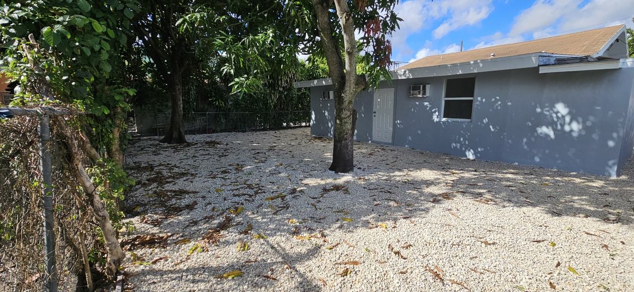 321 Sw 16th Ave #NA - Photo 6 of 15