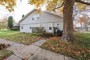 featured image of 809 E Park St