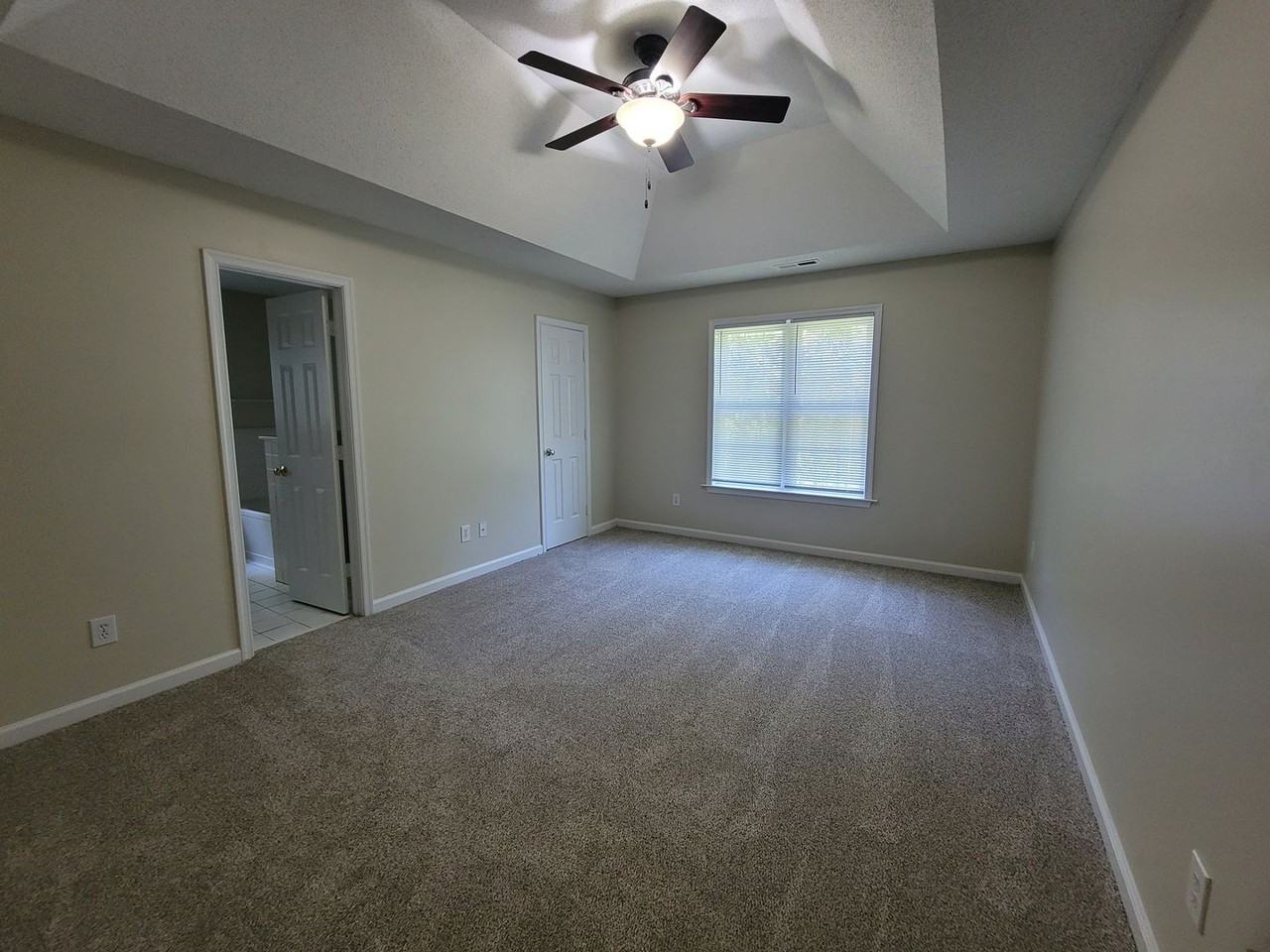 8 Drakestone Ct - Photo 5 of 14