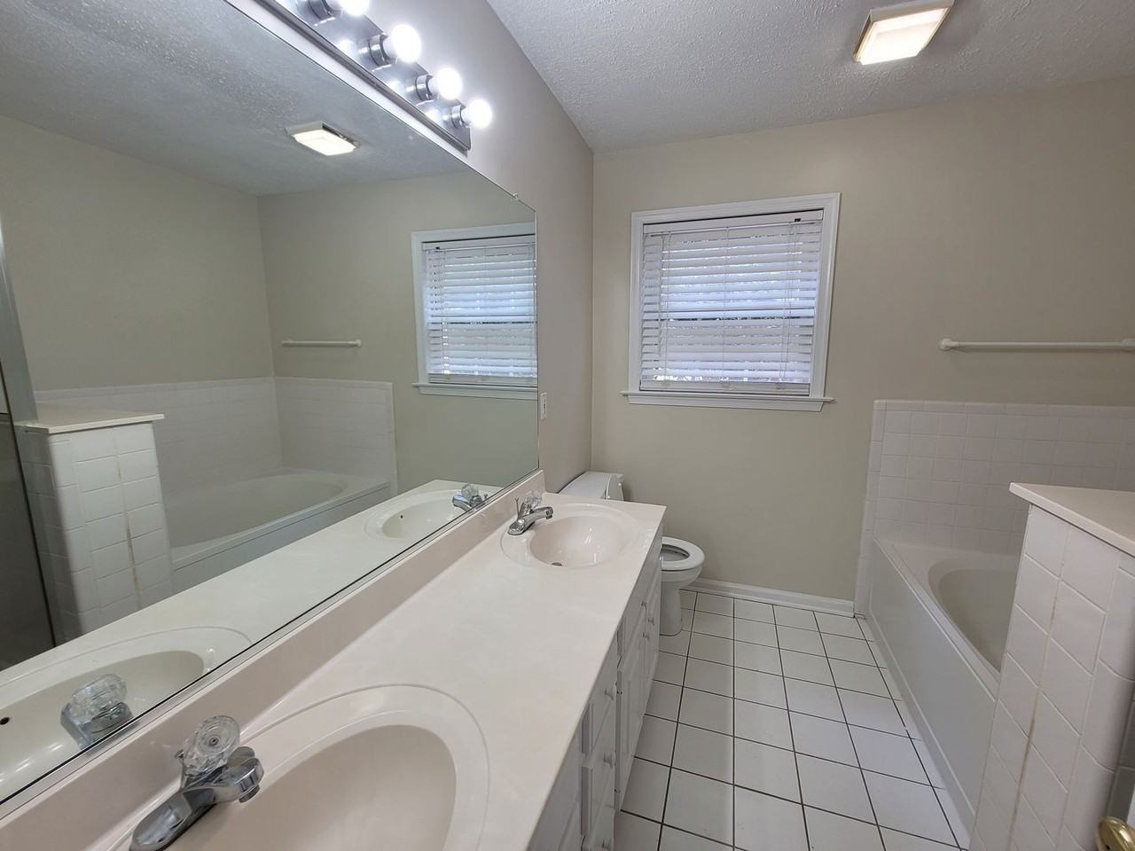 8 Drakestone Ct - Photo 7 of 14