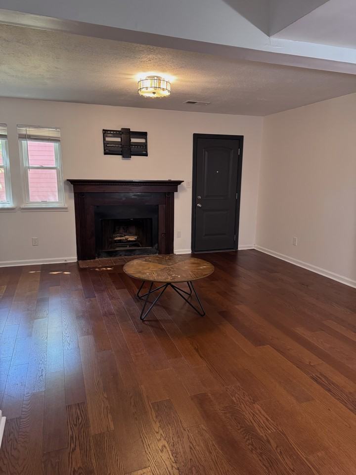 876 Oglethorpe Ave Sw #1 - Photo 3 of 18