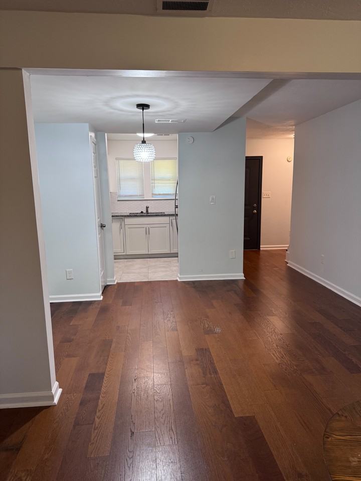 876 Oglethorpe Ave Sw #1 - Photo 4 of 18