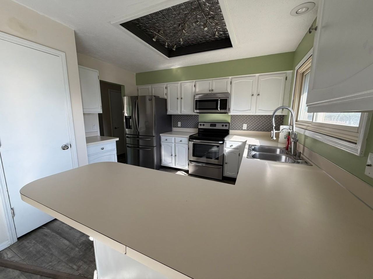 13203 Courtney Dr - Photo 4 of 39