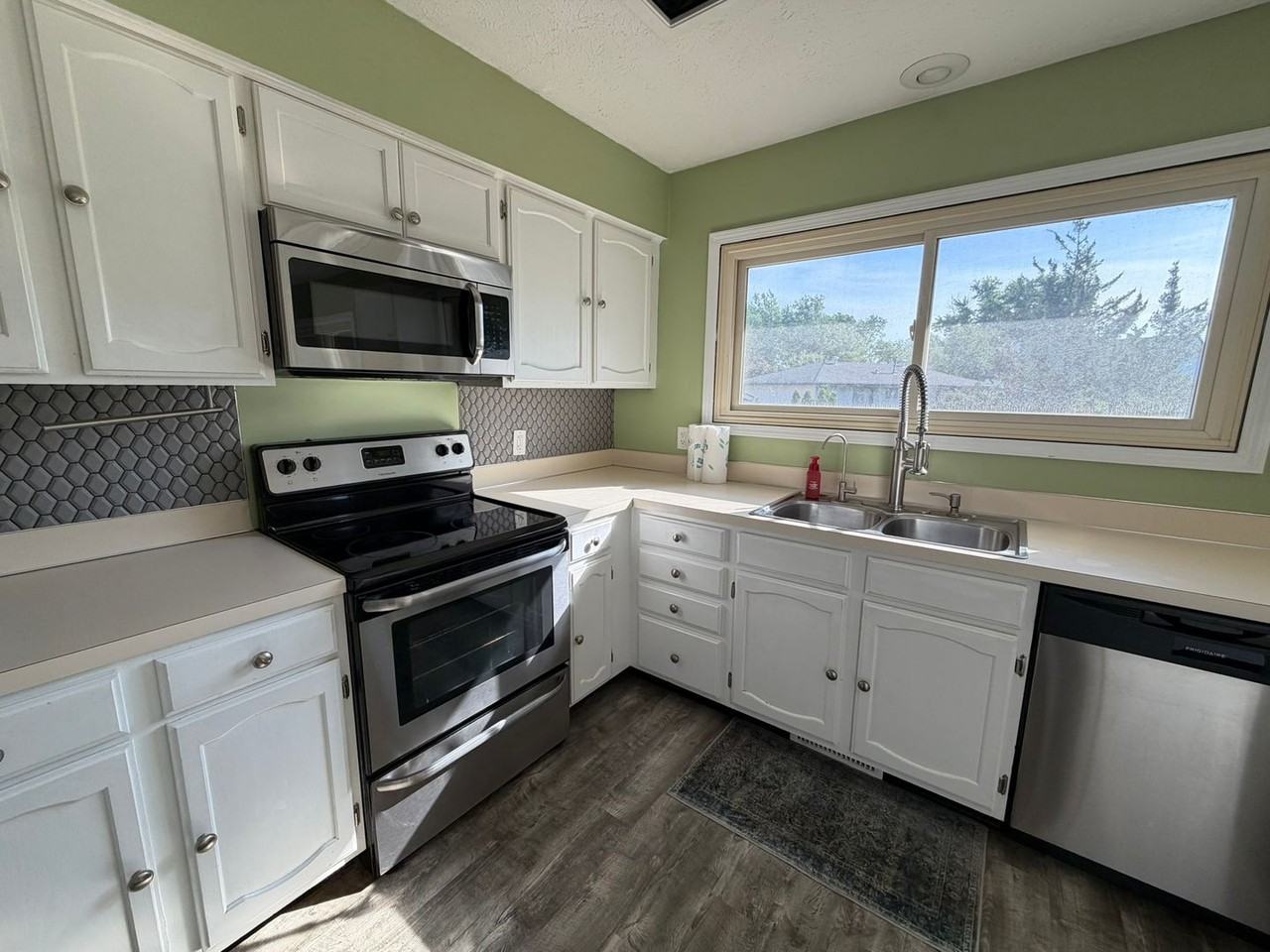 13203 Courtney Dr - Photo 6 of 39