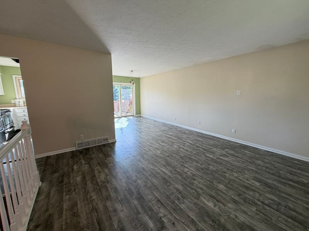 13203 Courtney Dr - Photo 7 of 39