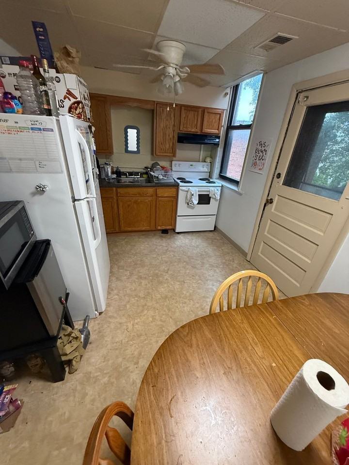 3443 Ward St #1 - Photo 4 of 11