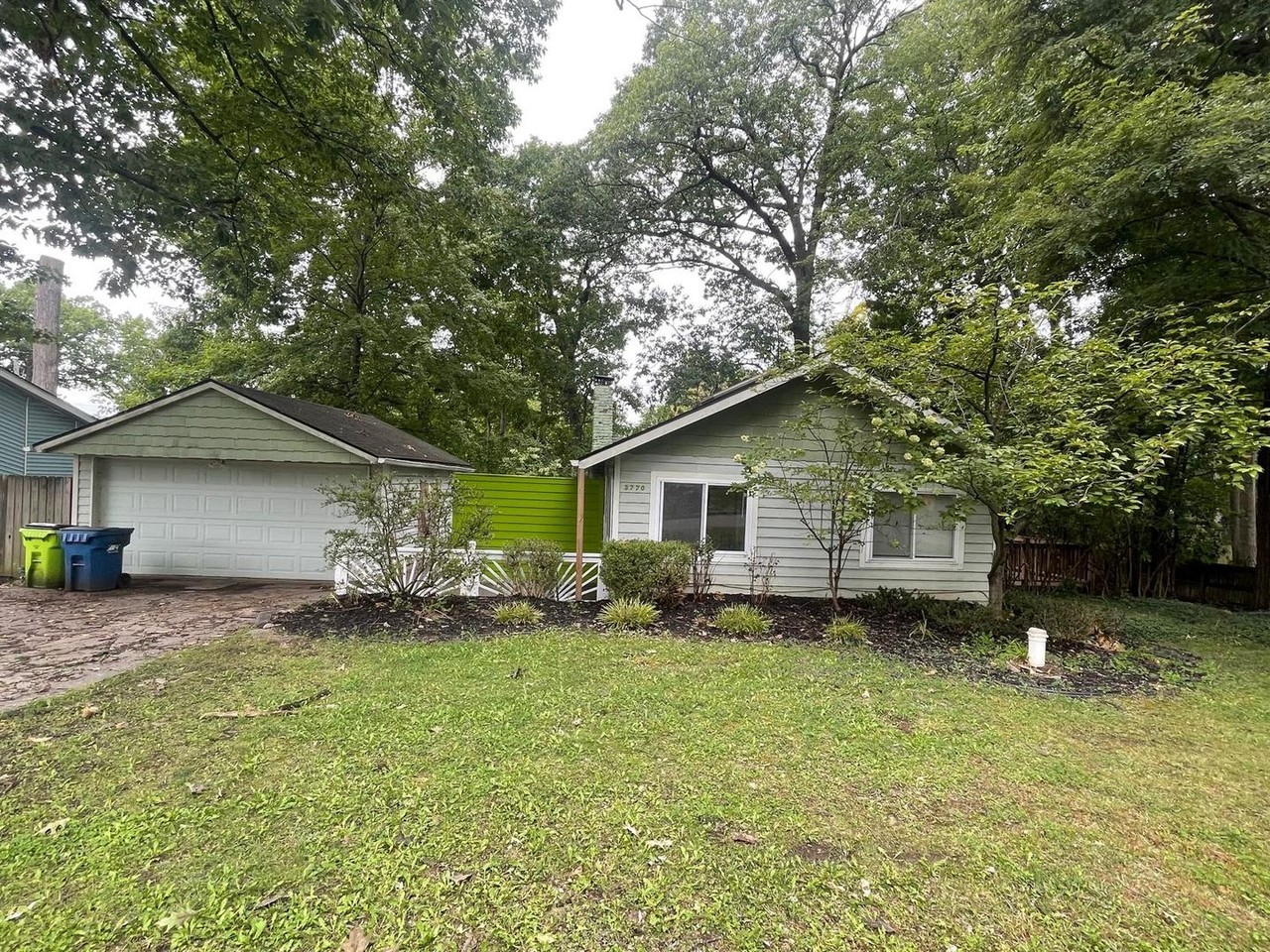 3770 Woodview Ave