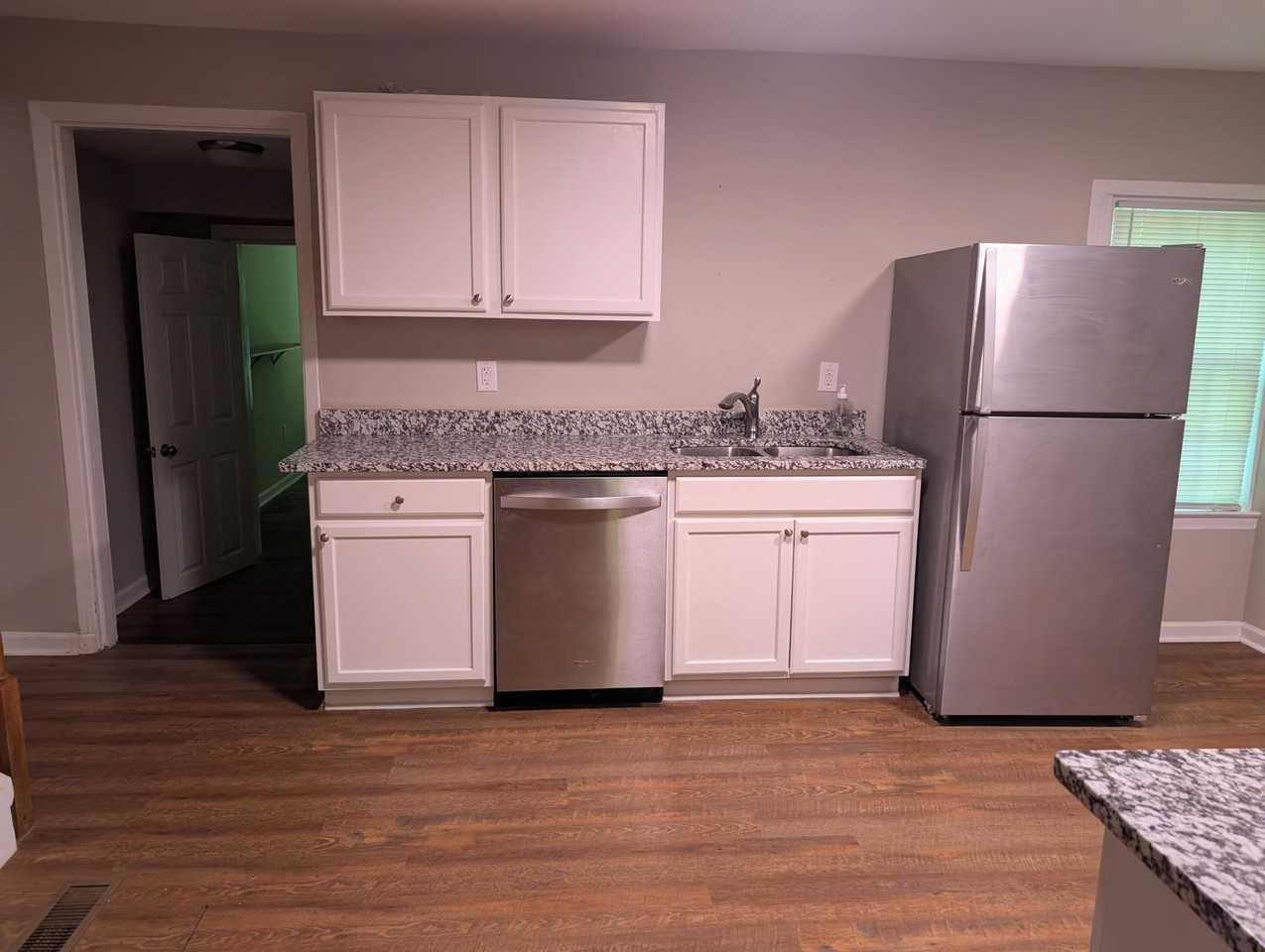 18 Liberty St #18 - Photo 4 of 22
