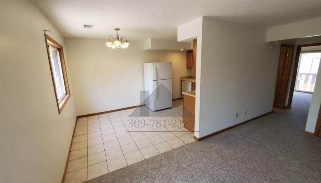 540 23rd St - Photo 3 of 6