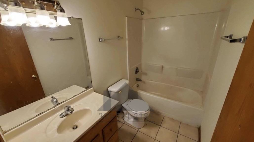 540 23rd St - Photo 5 of 6