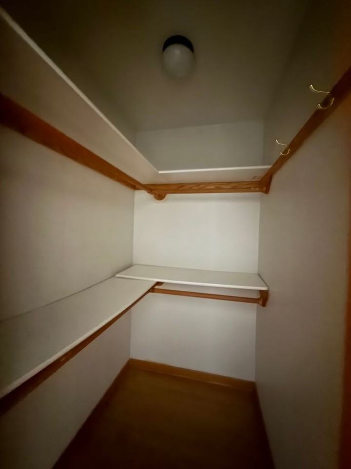 2425 Hessing St - Photo 2 of 14