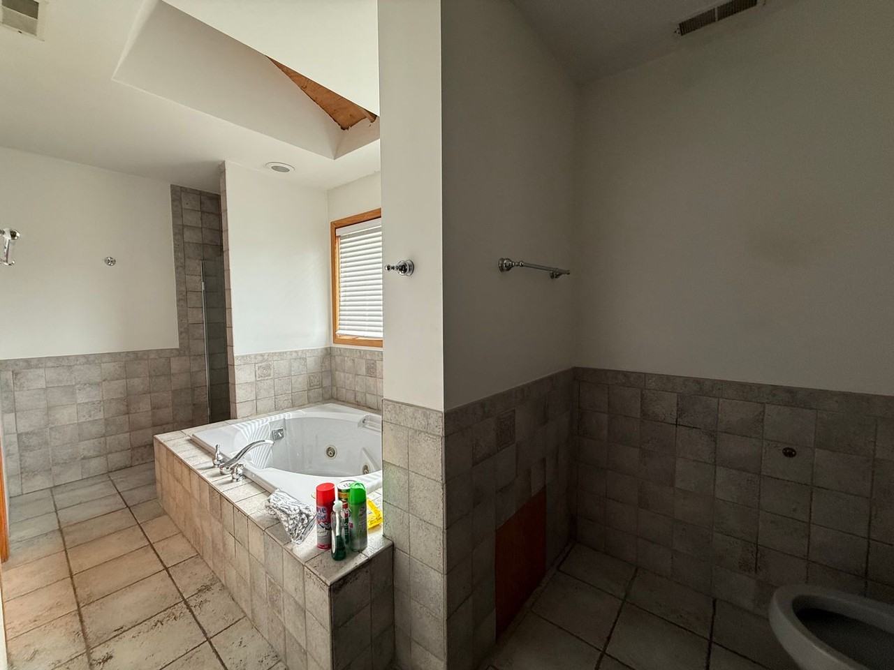 2425 Hessing St - Photo 5 of 14