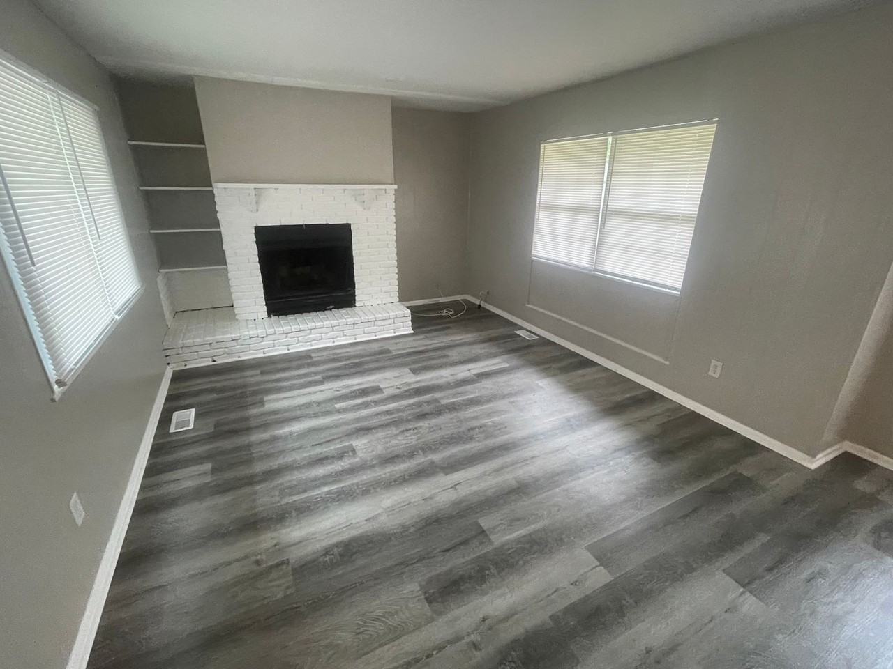 9407 Rochelle Dr - Photo 4 of 14