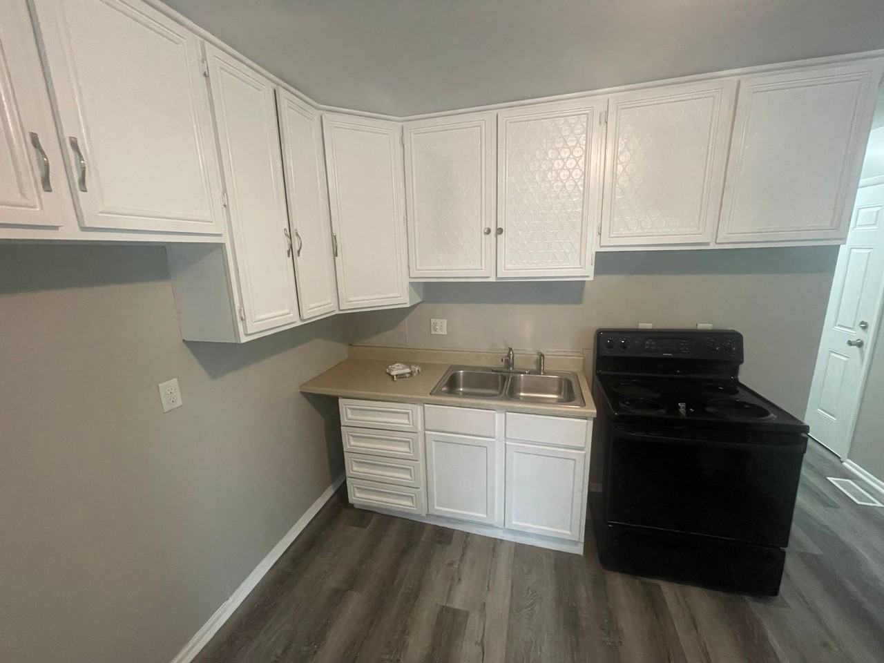 9407 Rochelle Dr - Photo 5 of 14