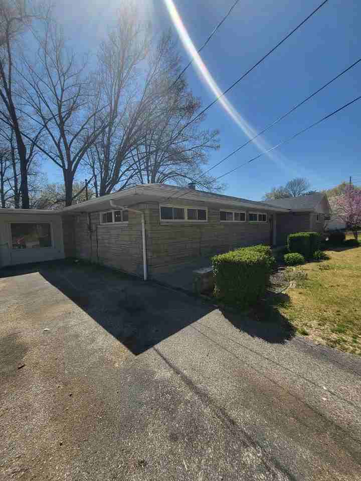 507 Pfeiffer Rd - Photo 2 of 34