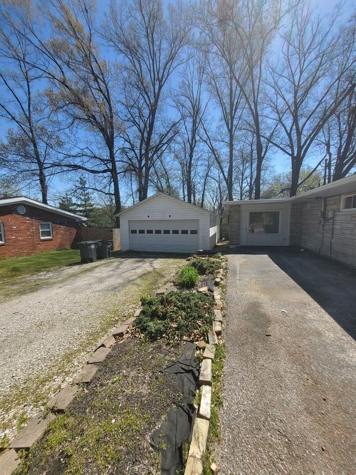 507 Pfeiffer Rd - Photo 3 of 34