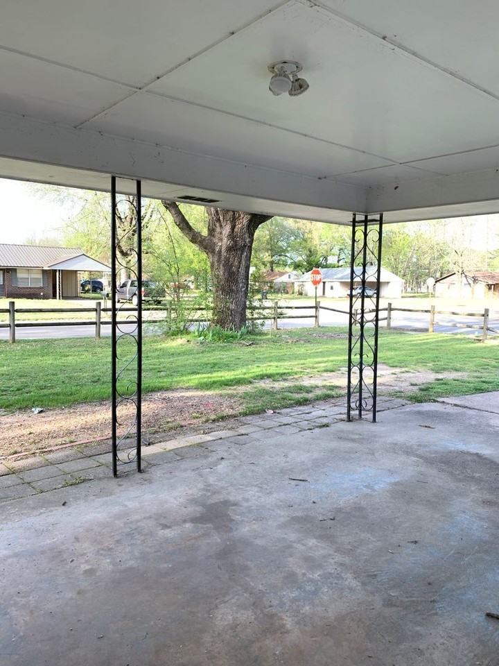 1601 Brookhaven Rd - Photo 5 of 16
