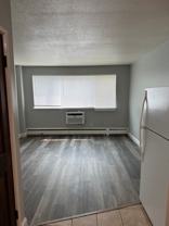 455 Maryland Avenue W - Photo 1 of 1