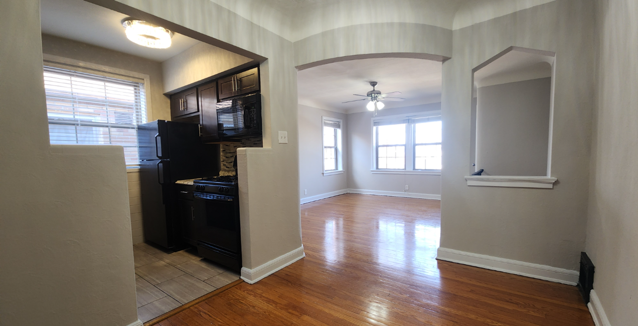 6328 - 6330 Bancroft Ave. - Photo 3 of 9