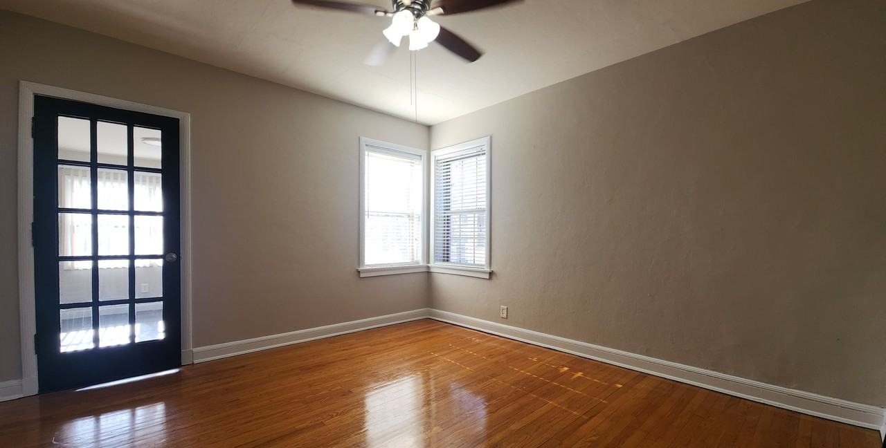 6328 - 6330 Bancroft Ave. - Photo 7 of 9